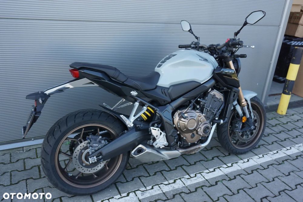 Honda CB - 3