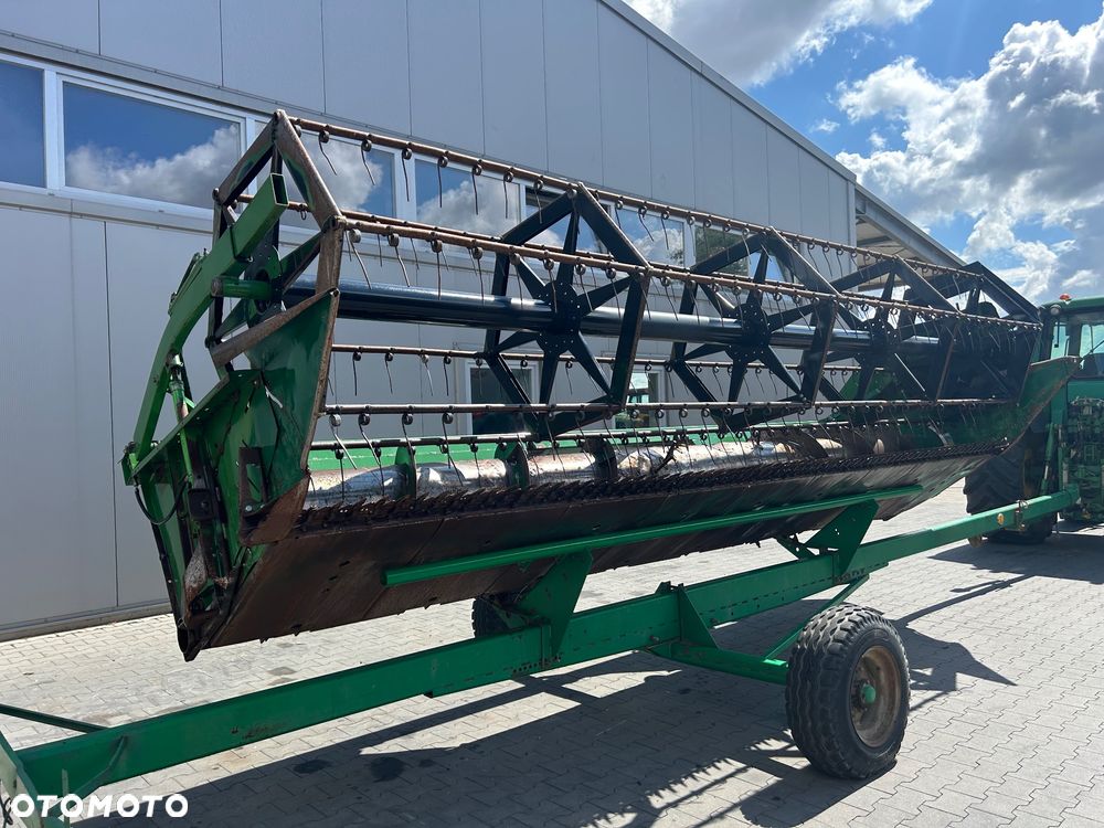 John Deere 818 - 6