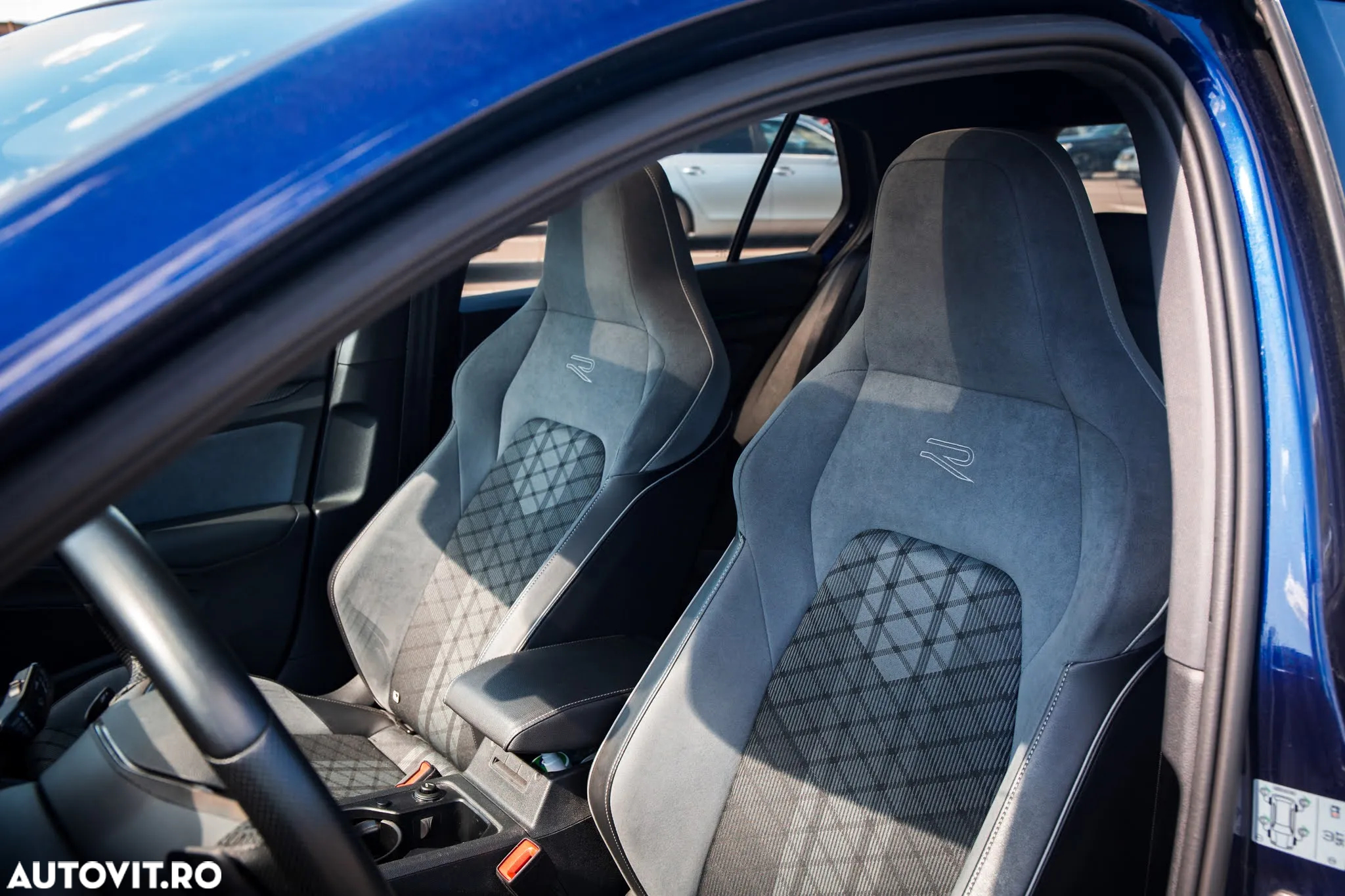 Volkswagen Golf 2.0 TDI DSG R-Line - 11