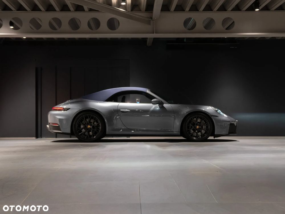 Porsche 911 Carrera GTS - 6