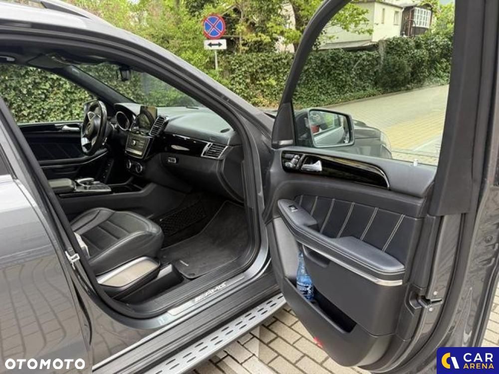 Mercedes-Benz GLS - 25