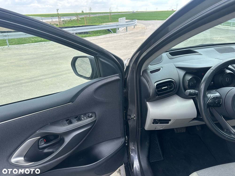 Toyota Yaris Hybrid 1.5 Premiere Edition - 18
