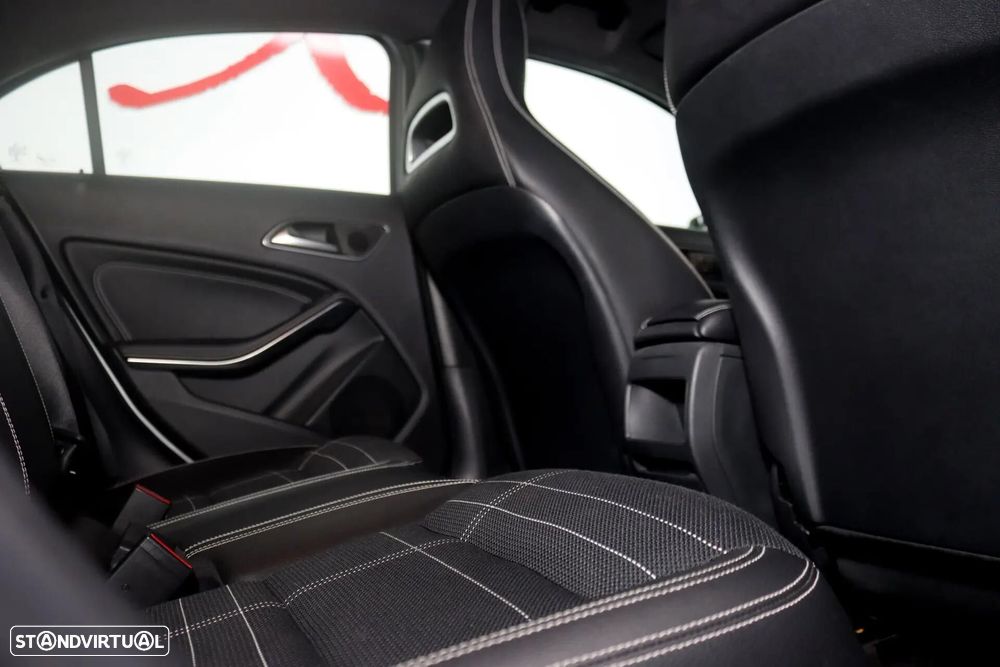 Mercedes-Benz A 180 d AMG Line - 20