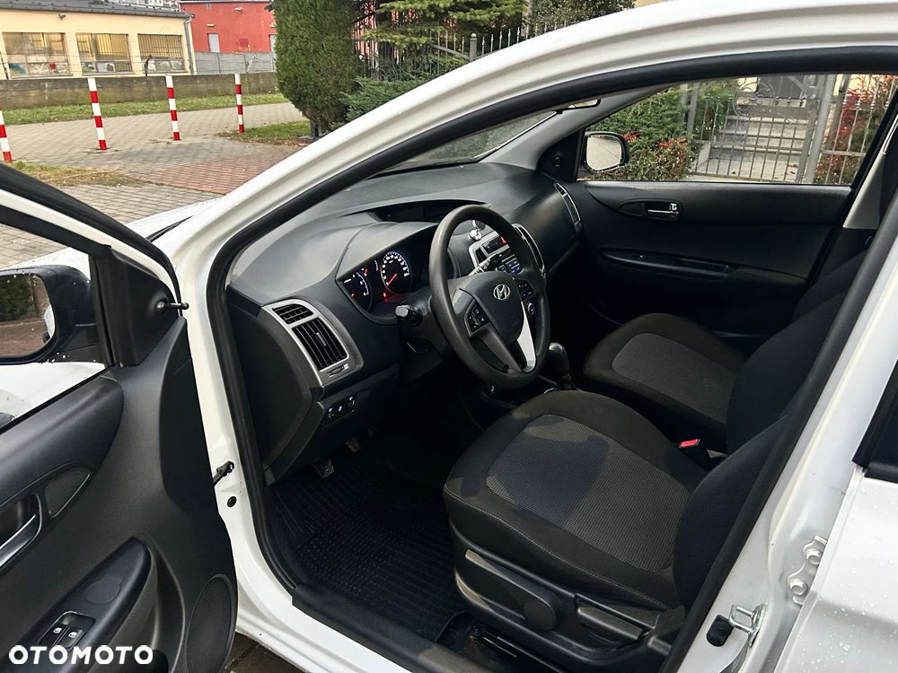 Hyundai i20 1.1 CRDi Classic + - 10