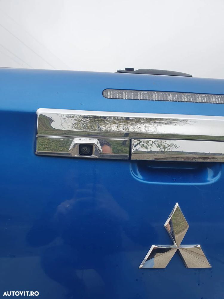 Mitsubishi L200 Double Cab 2.2 DI-D A/T Instyle - 2