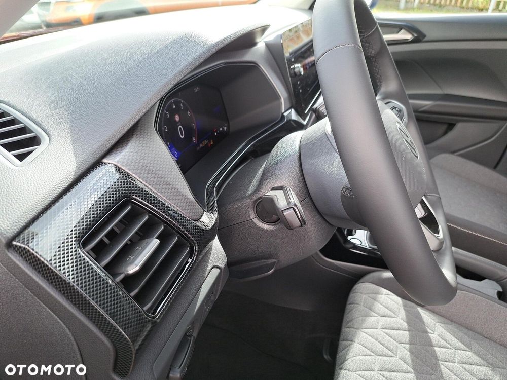 Volkswagen T-Cross - 23