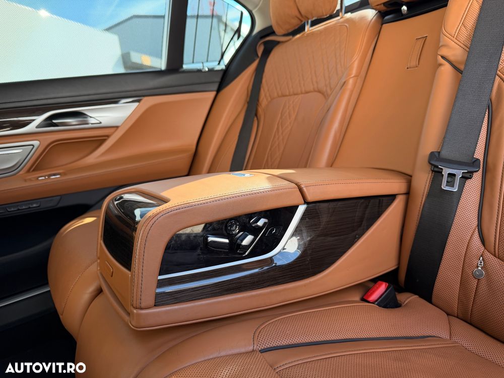 BMW Seria 7 750Ld xDrive - 32