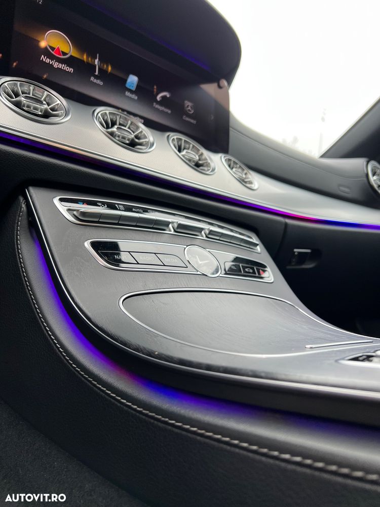 Mercedes-Benz E 300 Coupe 9G-TRONIC AMG Line - 11