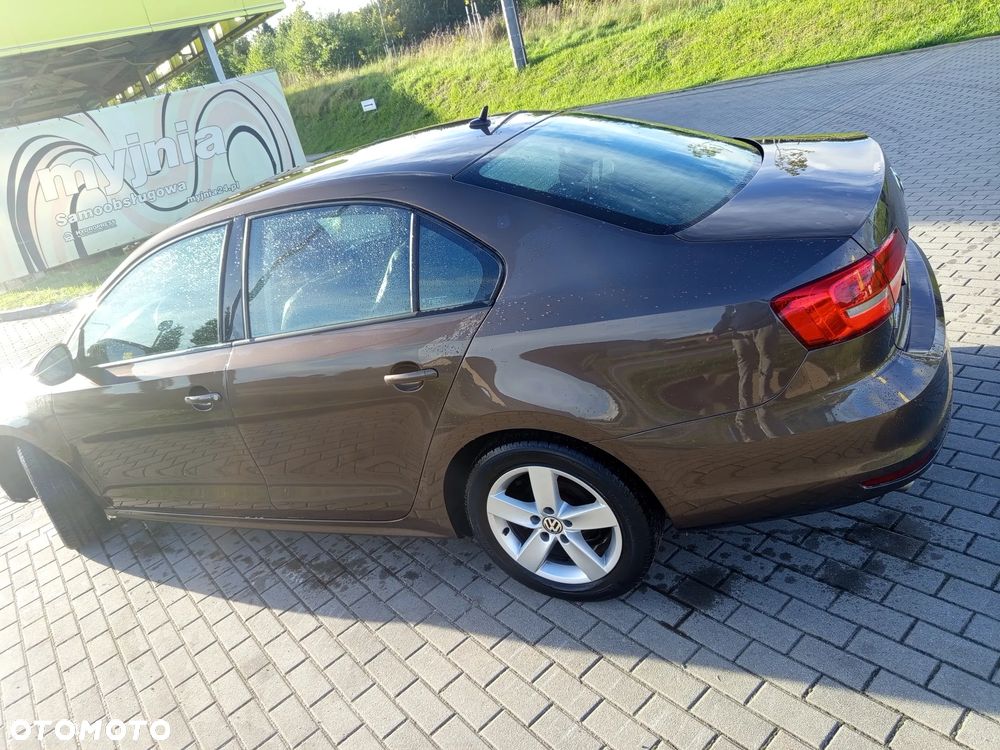 Volkswagen Jetta - 16
