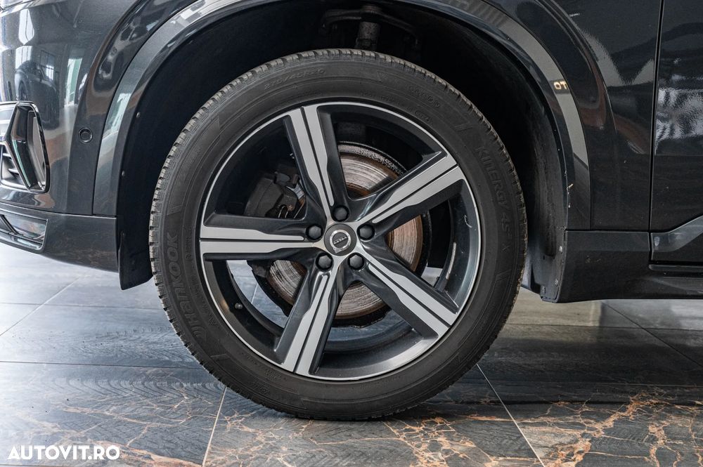 Volvo XC 90 D5 AWD Geartronic RDesign - 12