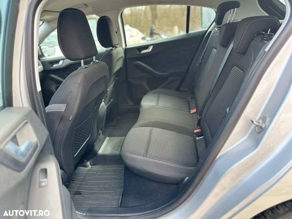 FORD Focus 2022 — imagine 9
