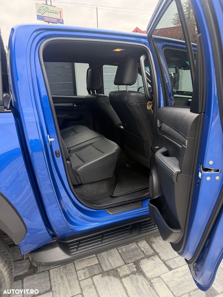 Toyota Hilux - 12