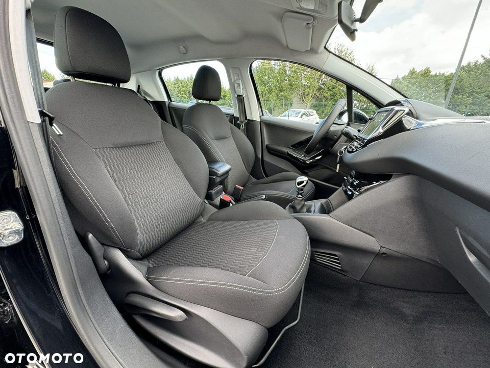 Peugeot 208 BlueHDi 100 Active - 33