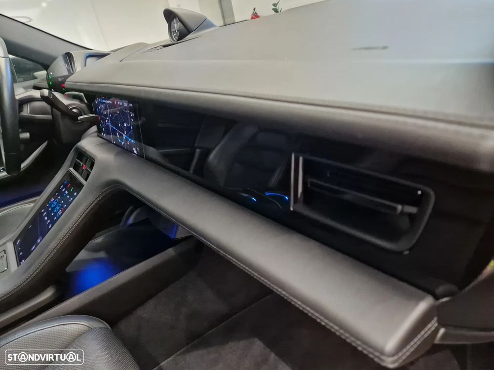 Porsche Taycan 4S - 28