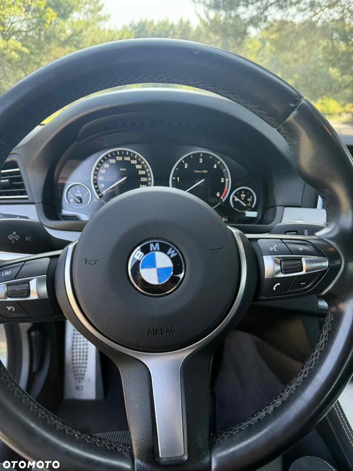 BMW Seria 5 520d xDrive - 10