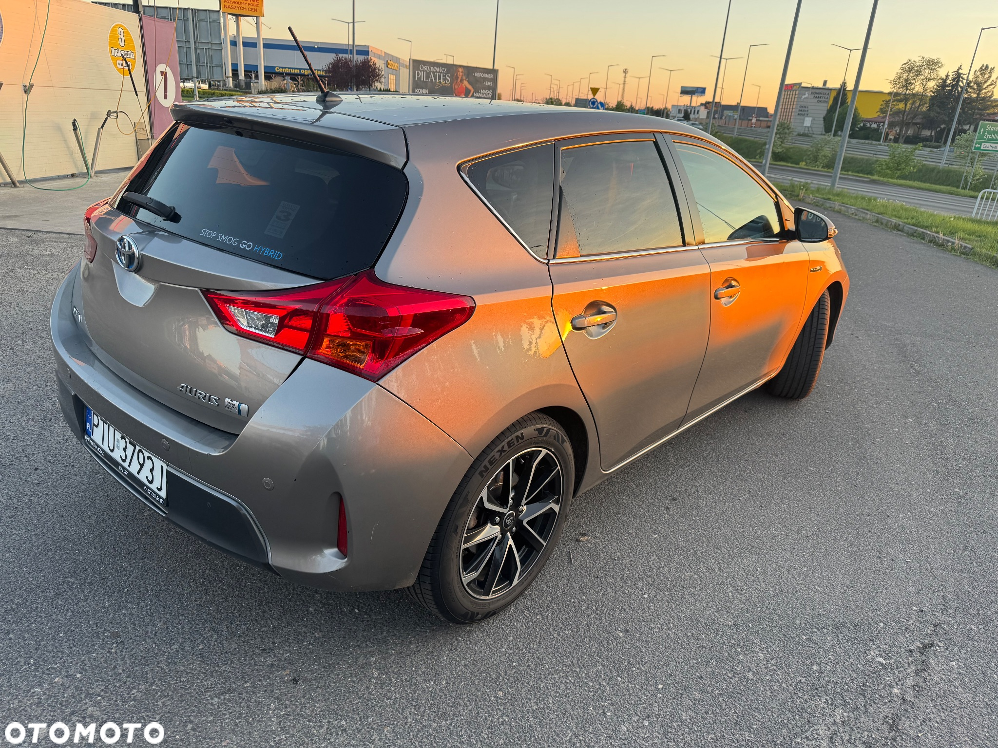 Toyota Auris Hybrid 135 Premium - 6