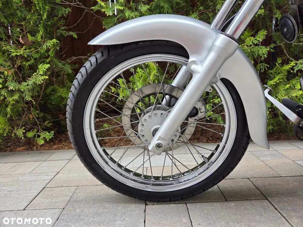 Suzuki Intruder - 22