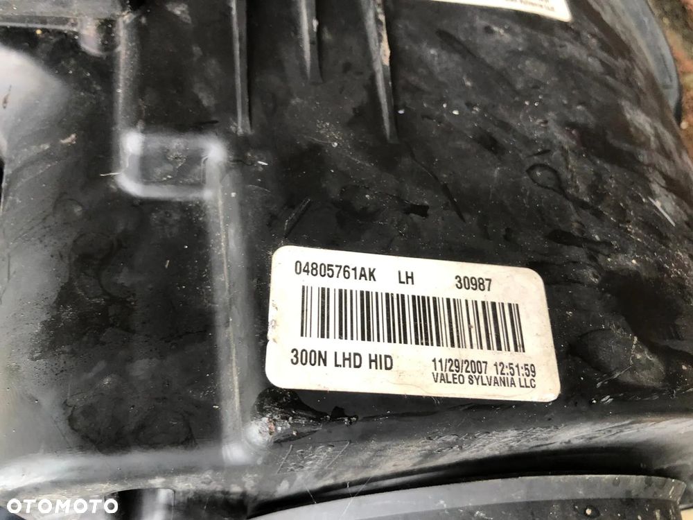 CHRYSLER 300 C 300C 04-10 LAMPA LAMPY XENON KSENON L+R KPL    CENA ZA 2 SZTUKI - 8