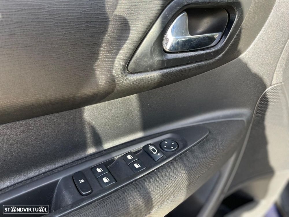 Citroën C4 1.4 16V SX - 13