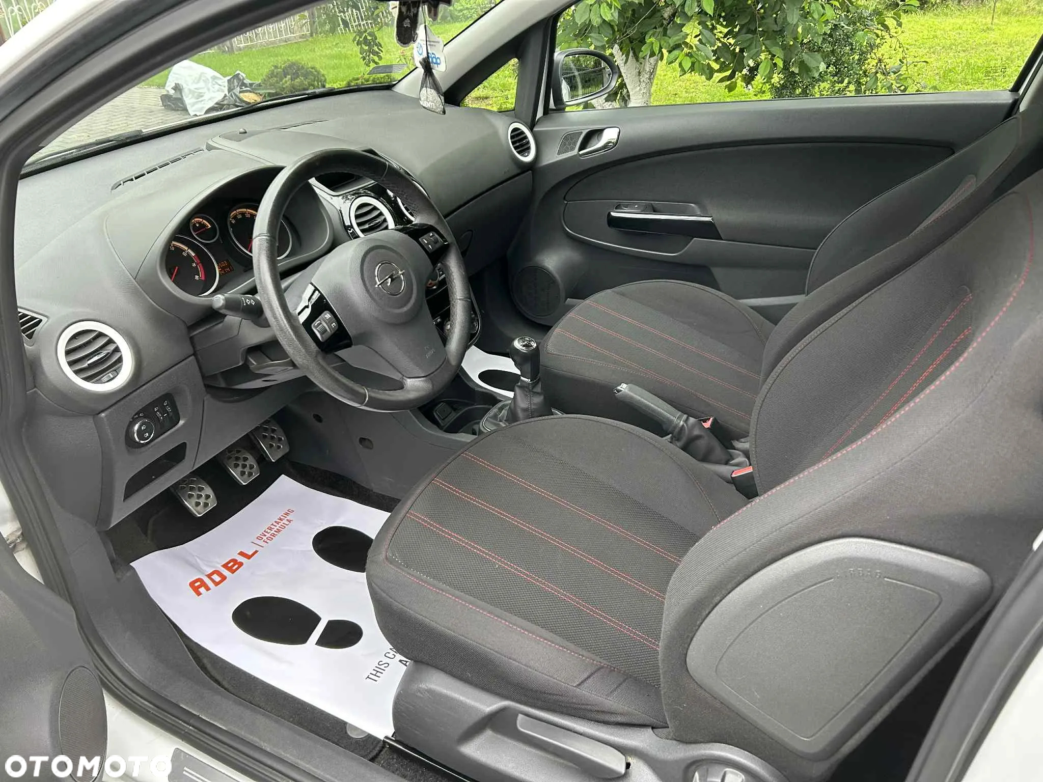 Opel Corsa 1.4 16V Edition - 6