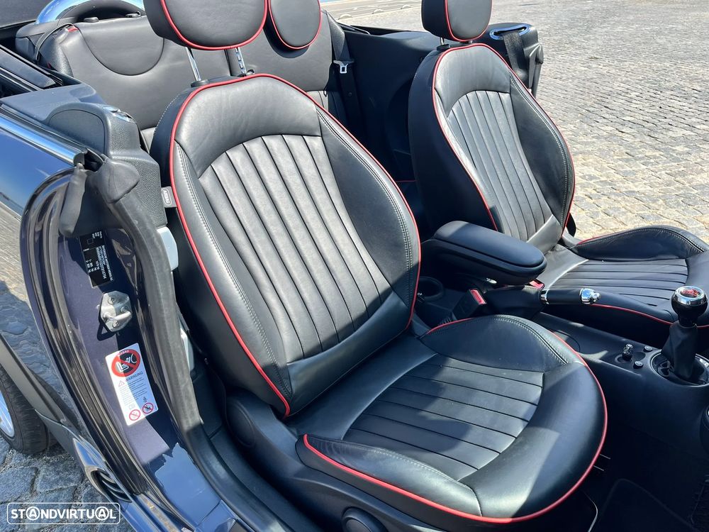 MINI Cabrio John Cooper Works - 16