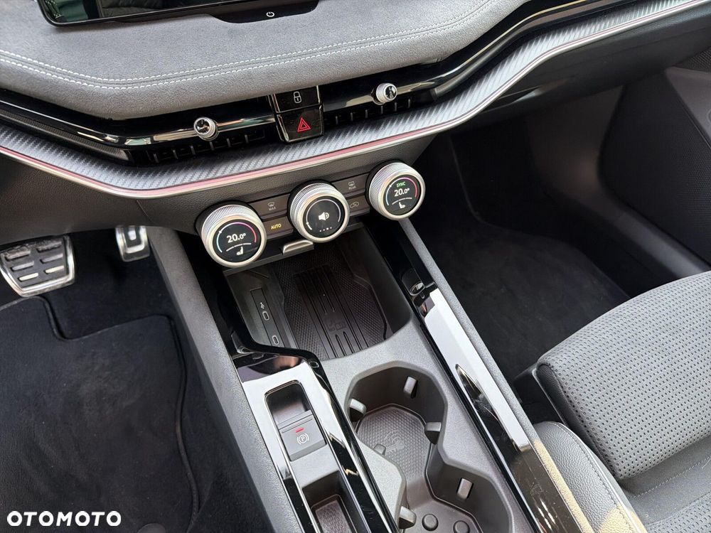 Skoda Superb 2.0 TSI Sportline DSG - 14