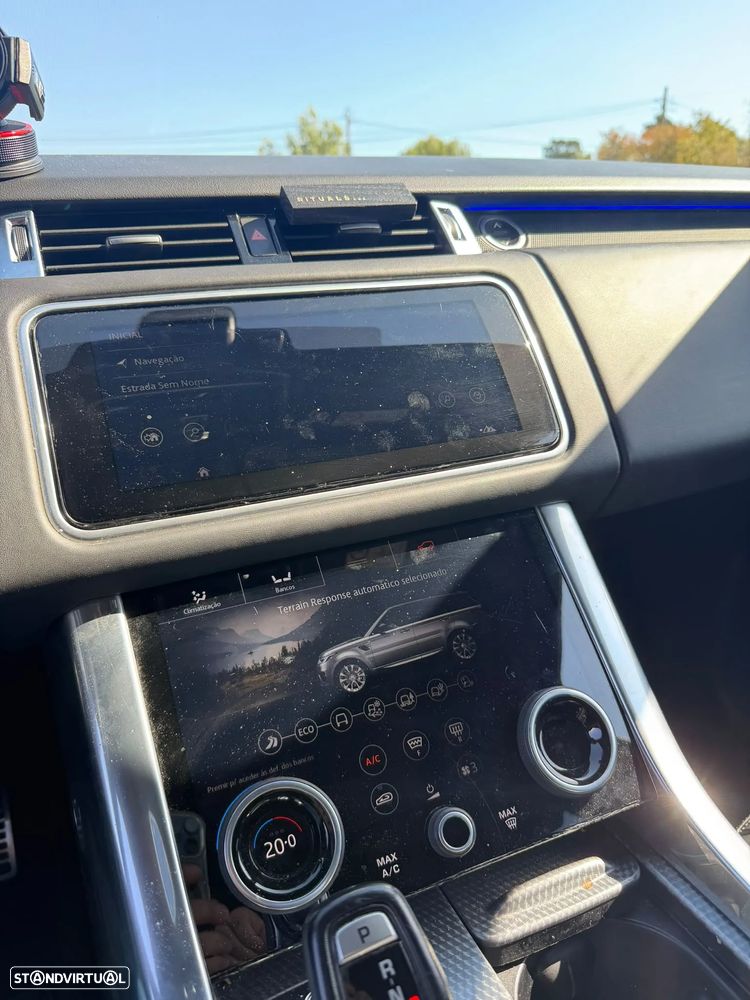 Land Rover Range Rover P400e Plug-in Westminster Black - 10