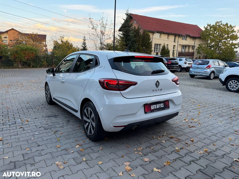 Renault Clio - 10