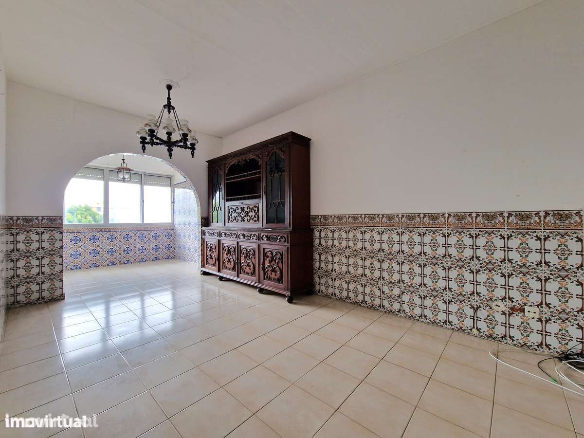 Apartamento T3 para remodelação total nos Olivais - Grande imagem: 2/28