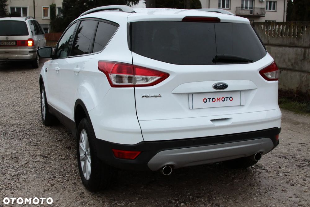 Ford Kuga 2.0 TDCi 2x4 Titanium - 10
