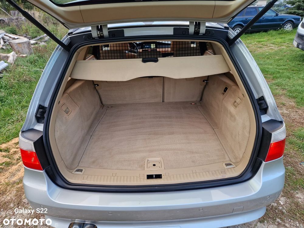 BMW Seria 5 525d - 13