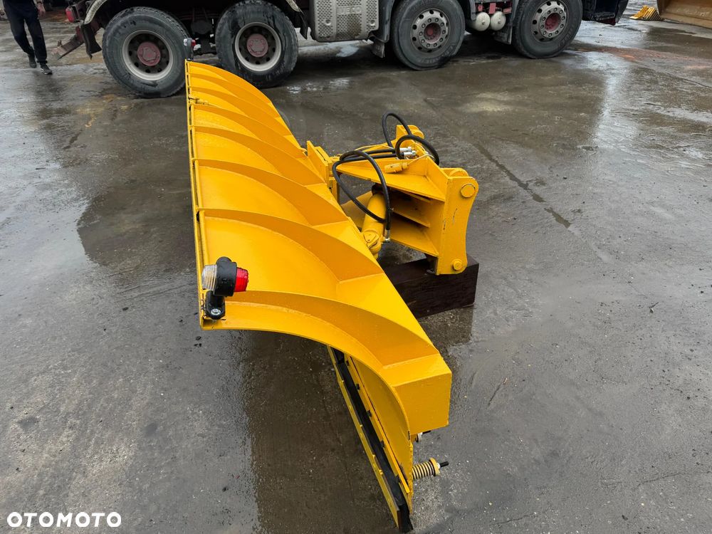 Caterpillar - 2