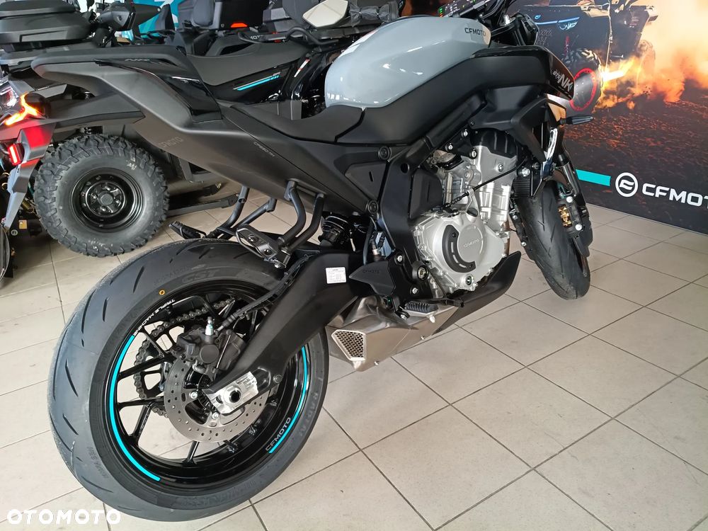 CFMoto 675NK - 18
