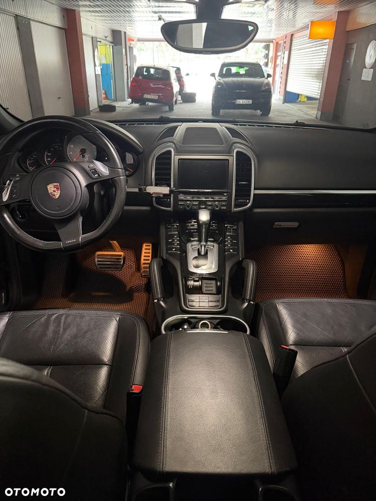Porsche Cayenne - 7