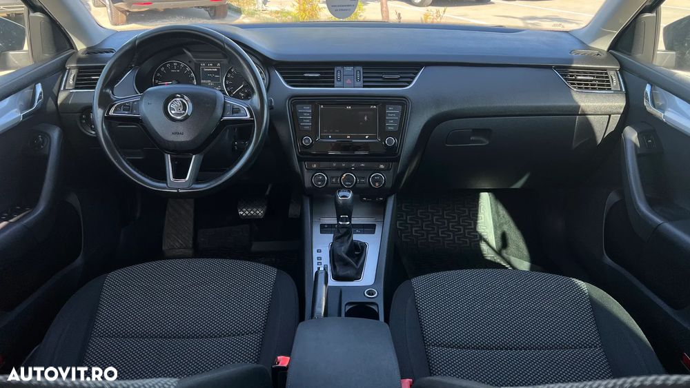 Skoda Octavia 1.6 TDI DSG Ambition - 10