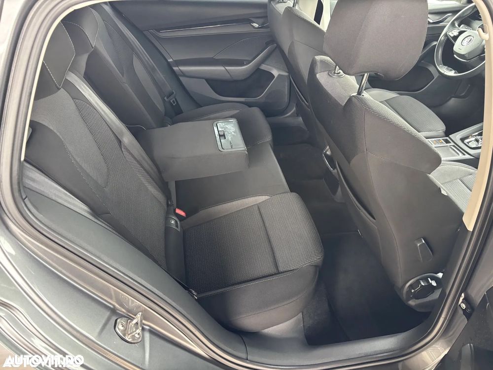 Skoda Octavia 2.0 TDI DSG Style - 9