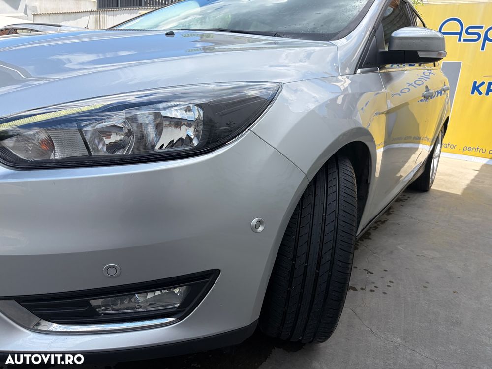 Ford Focus 1.5 EcoBoost Titanium - 11