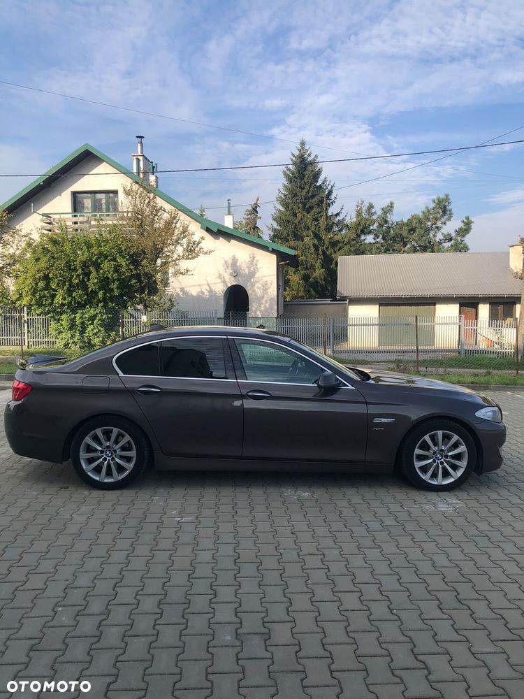 BMW Seria 5 525d xDrive - 7