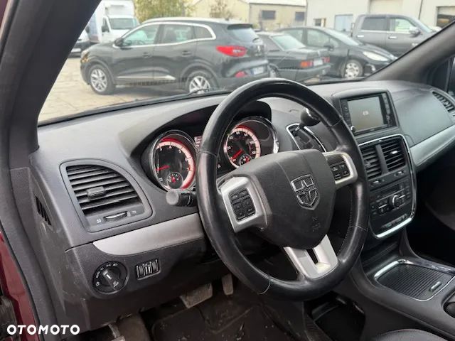 Dodge Grand Caravan 3.6 R/T - 21