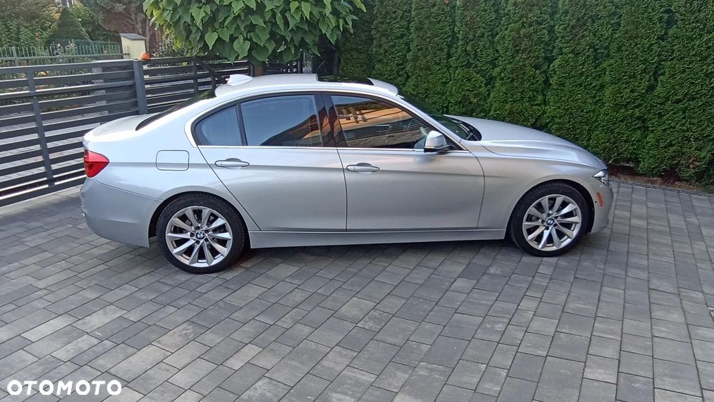 BMW Seria 3 328i xDrive Luxury Line - 2