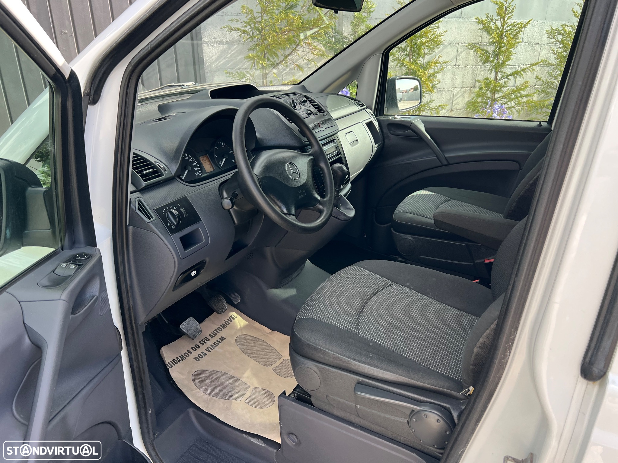 Mercedes-Benz Vito long 5-6 lugares - 19