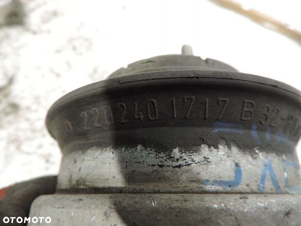 Mercedes S klasa W220 W 220 3.2 CDI PODUSZKA SILNIKA 2202401717 - 3