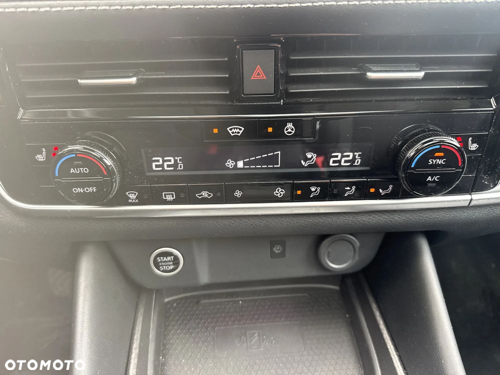 Nissan Qashqai 1.3 DIG-T MHEV N-Connecta Xtronic - 25