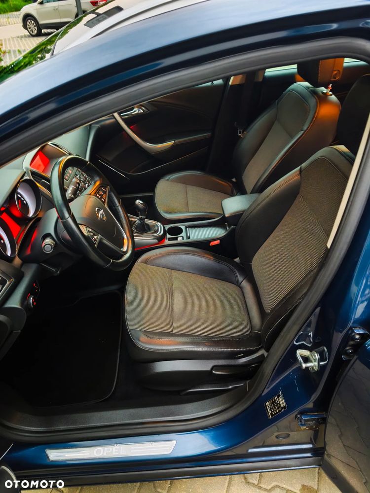 Opel Astra 1.4 Turbo Sport - 27