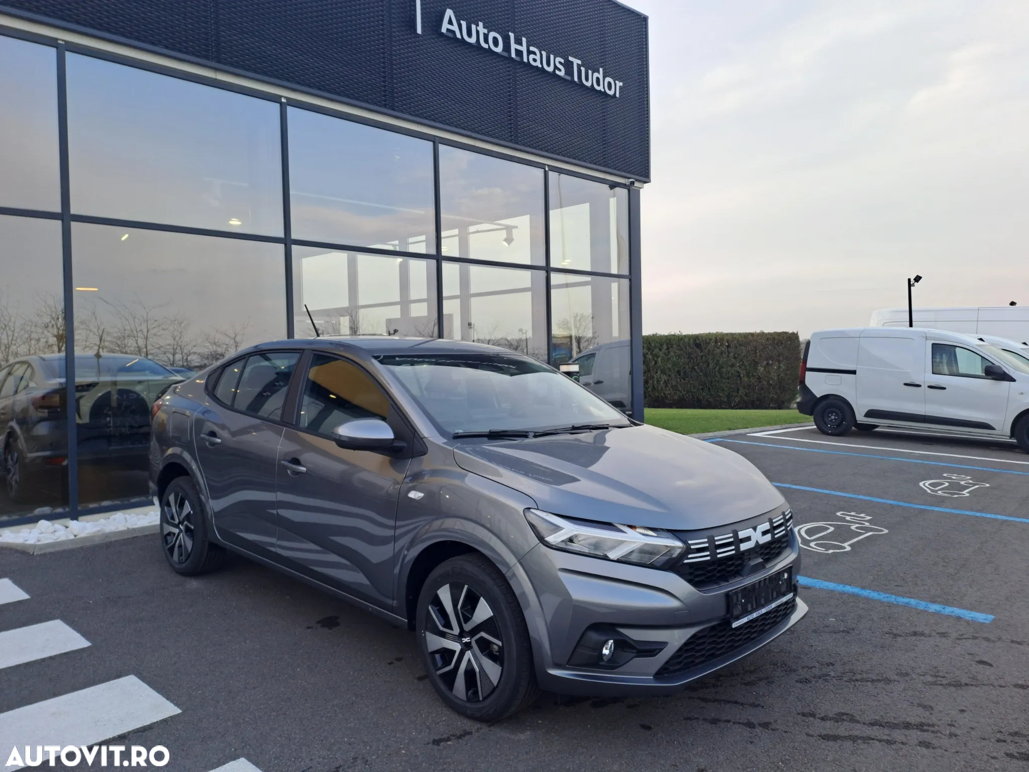 Dacia Logan TCe 90 CVT Expression - 8