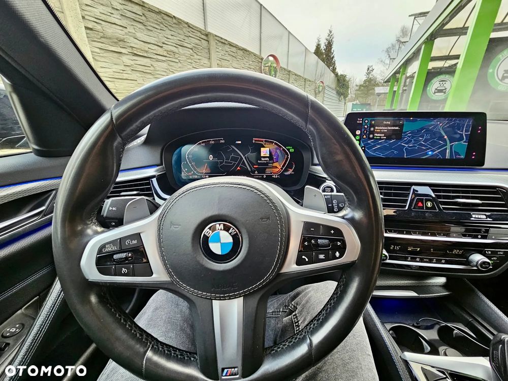 BMW Seria 5 520d M Sport - 16