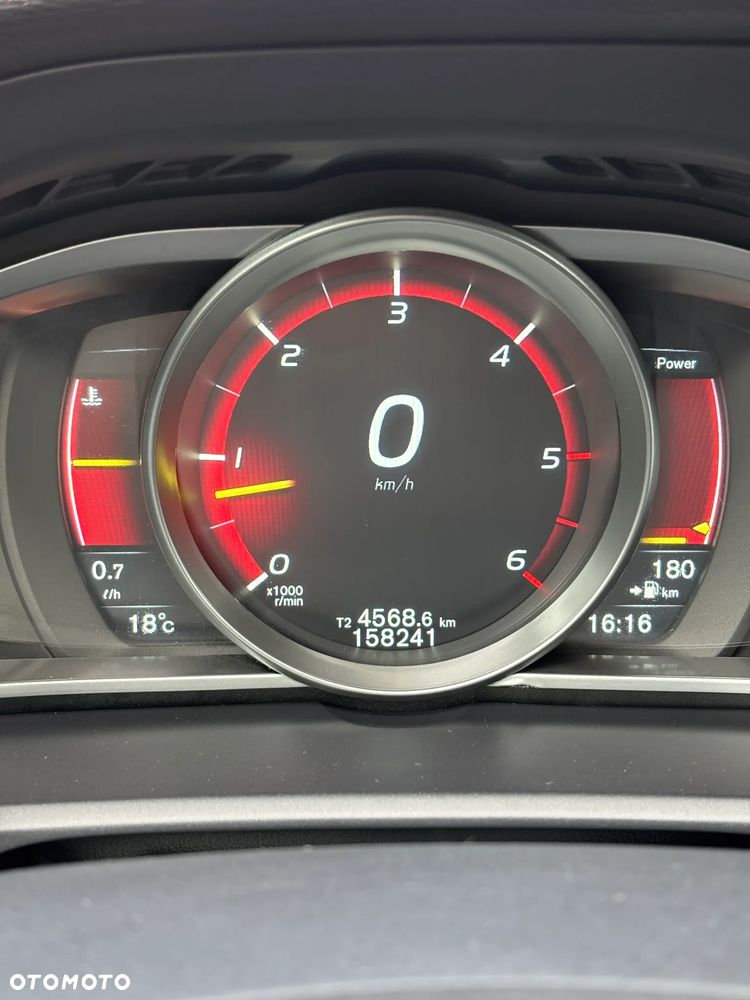 Volvo V40 D3 Geartronic Summum - 18