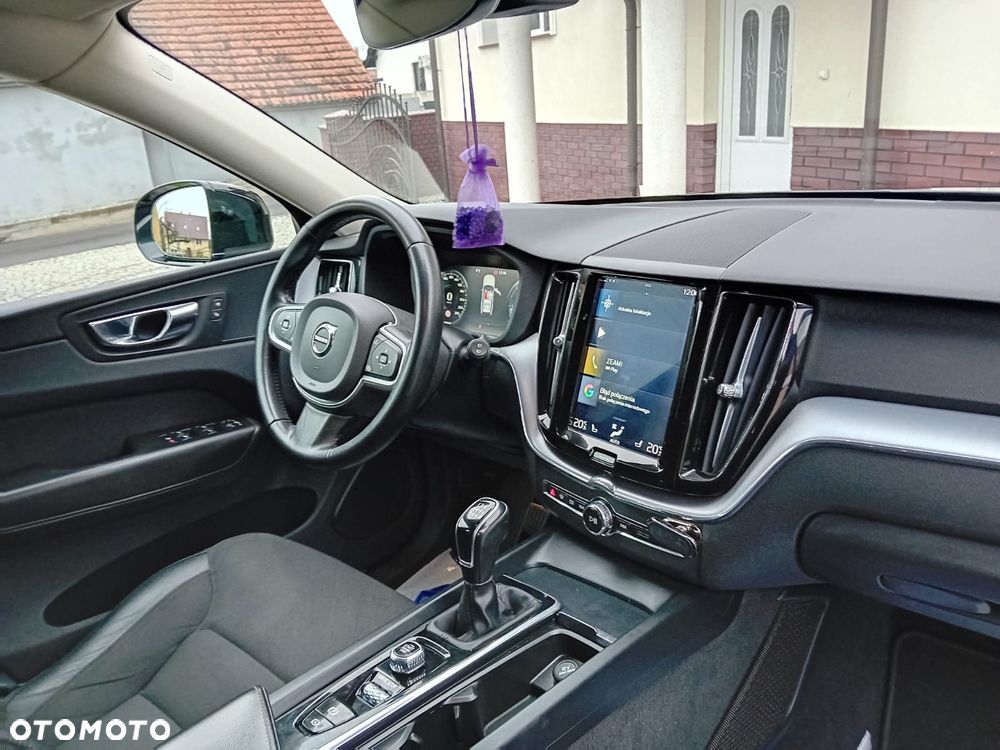 Volvo XC 60 D3 Momentum Pro - 21