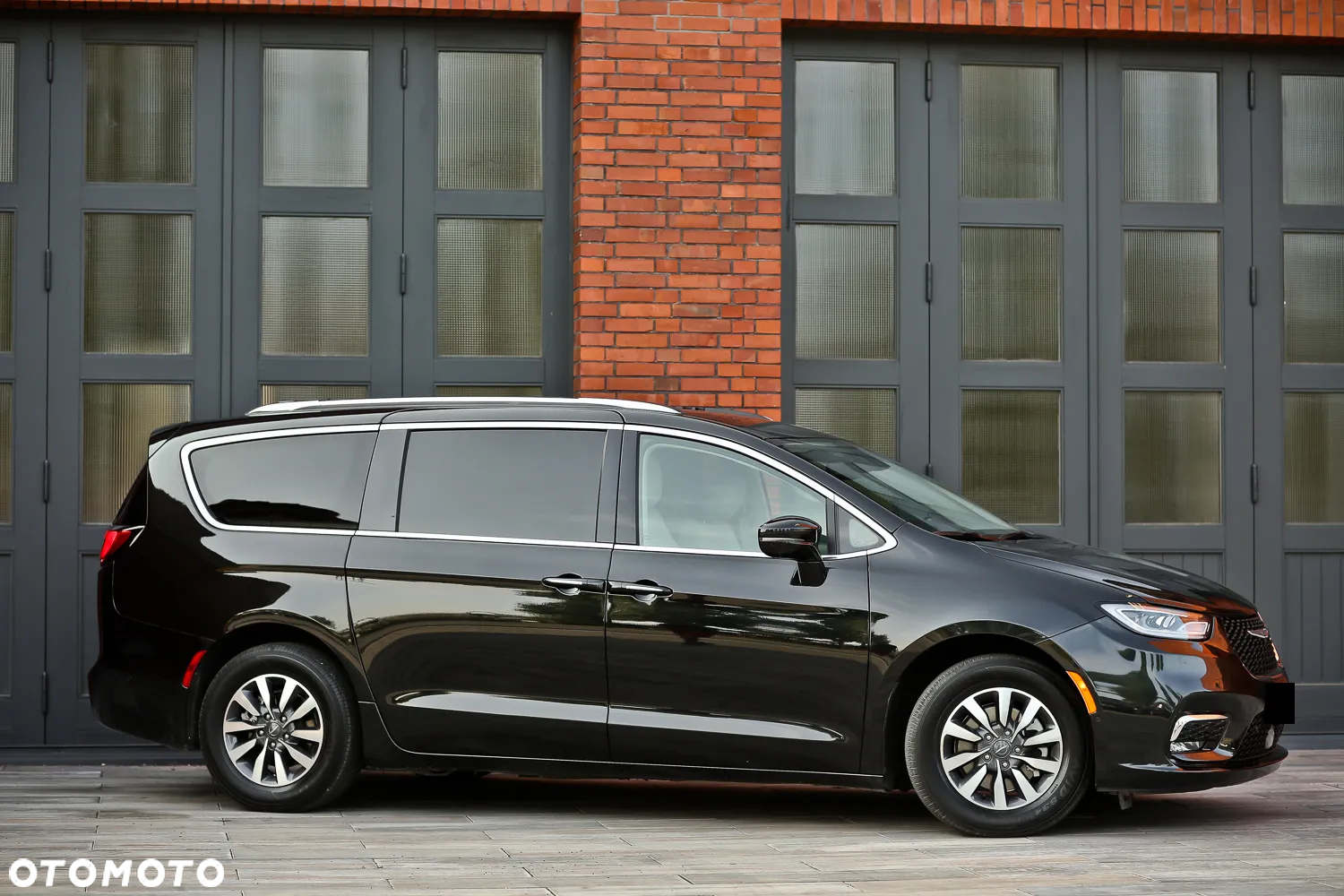Chrysler Pacifica - 3