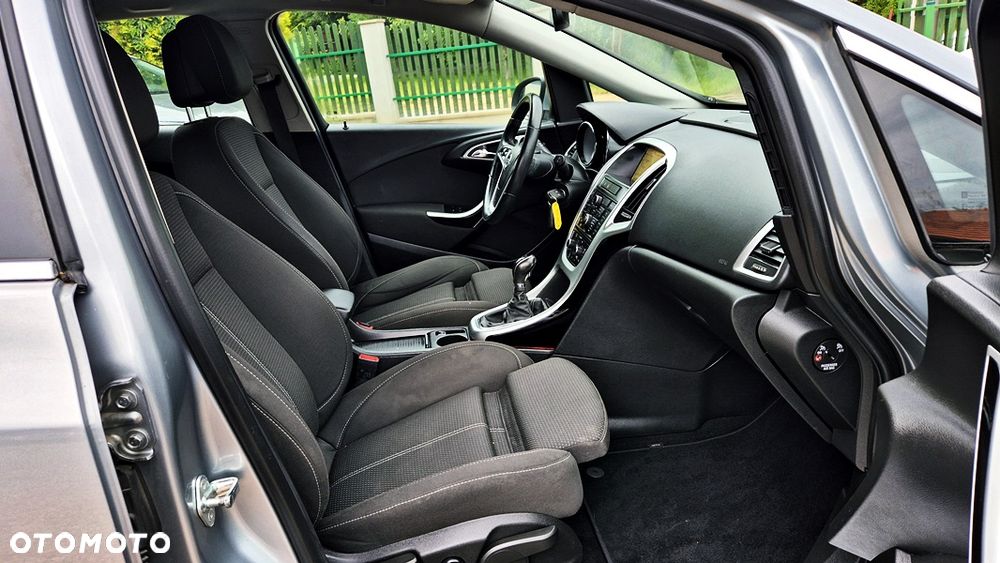 Opel Astra 1.4 T Cosmo - 34